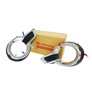 EMBELLECEDOR DE FAROS AUXILIARES TOYOTA HILUX 2016-2019 ORIGINALES