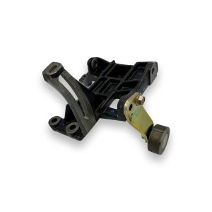 SOPORTE Y POLEA ANTIVIBRADOR AIRE HILUX 1992-2004 2.8-3L/3.0-5L