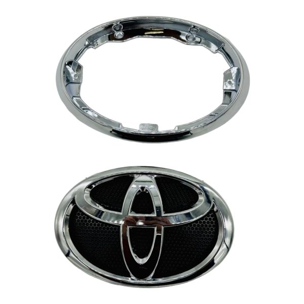 EMBLEMA "LOGO"  DE PARRILLA  HILUX 2016-2023 Revo *medida 19 cm largo x 13 cm alto* Brasil - Imagen 3