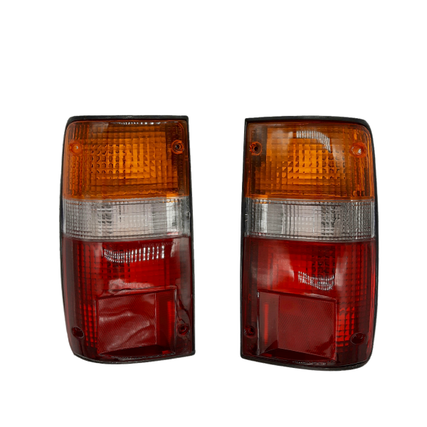 89163XJGO-01 JUEGO FAROS TRASERO DERECHO-IZQUIERDO HILUX 1992-2004 3L / 5L COMPLETO CON OJO - Imagen 1