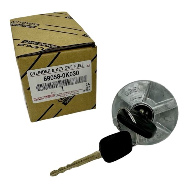 TAPA DE TANQUE HILUX CHASIS 2016-2026 CON LLAVE  ORIGINAL - Imagen 1