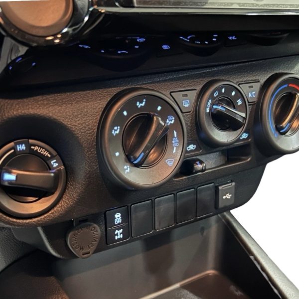 PERILLA CONTROL CALEFACCION AIRE HILUX 2016-2025  SPT - Imagen 4