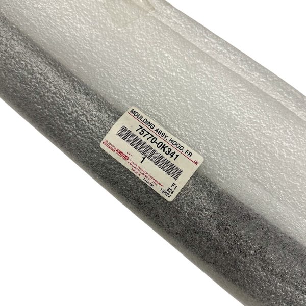 MOLDURA DE CAPOT HILUX 2016-2026 DX *NEGRO MATE* 757700K342 REVO ORIGINAL - Imagen 2