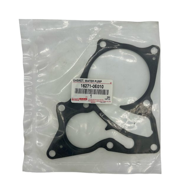 JUNTA DE BOMBA DE AGUA HILUX-SW4 2016-2026 2.4-2.8 1GD-2GD ORIGINAL - Imagen 2