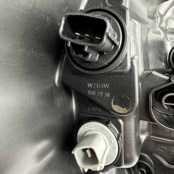 OPTICA HILUX 2020-2023 SR DERECHA DEPO TAIWAN - Imagen 4