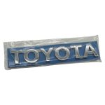 EMBLEMA "TOYOTA" PORTON HILUX 2016-2025 REVO SPT - Imagen 6