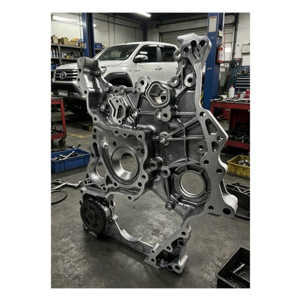 TAPA DISTRIBUCION INTERIOR / BOMBA ACEITE  HILUX 2016-2020 / SW4 2016-2020 2.4-2.8 YSK - Imagen 8
