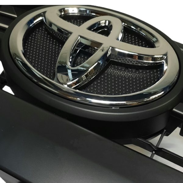 PARRILLA DE FRENTE HILUX 2021-2024 SR *MOLD GRIS* CON LOGO Original - Imagen 2